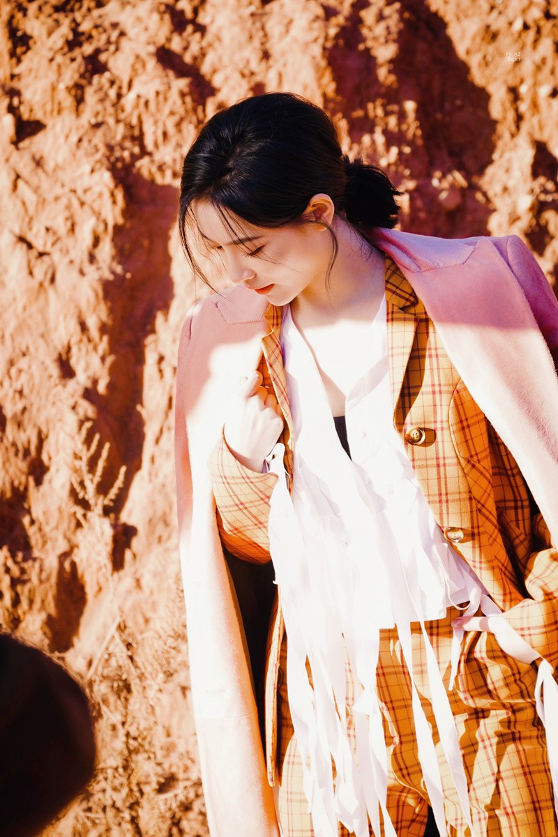 许佳琪光影红岩饭拍图美的宛如电影画面