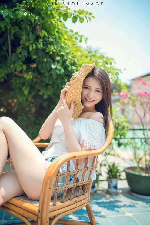 天生浪荡的豪放美女陆萱萱芬芳诱人粉嫩图集