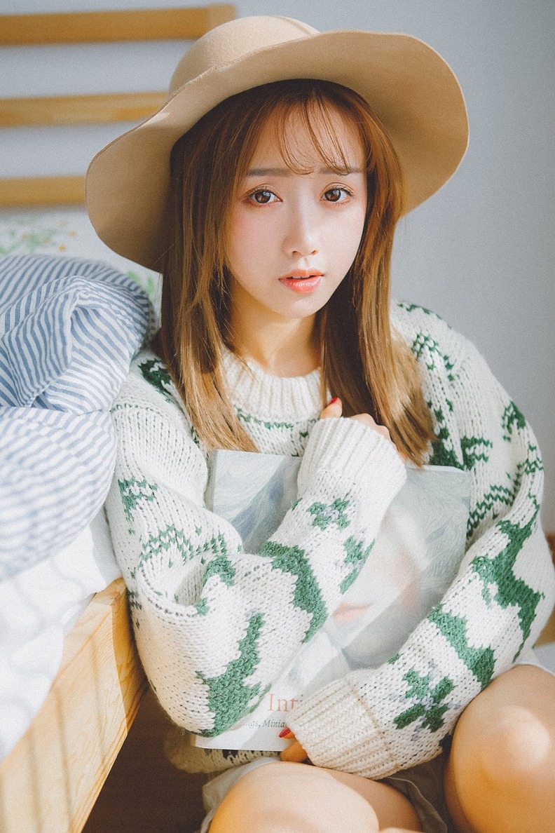 天生浪荡的豪放美女陆萱萱芬芳诱人粉嫩图集