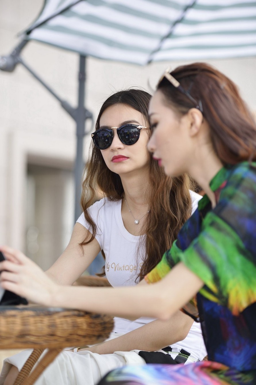 天生浪荡的豪放美女陆萱萱芬芳诱人粉嫩图集