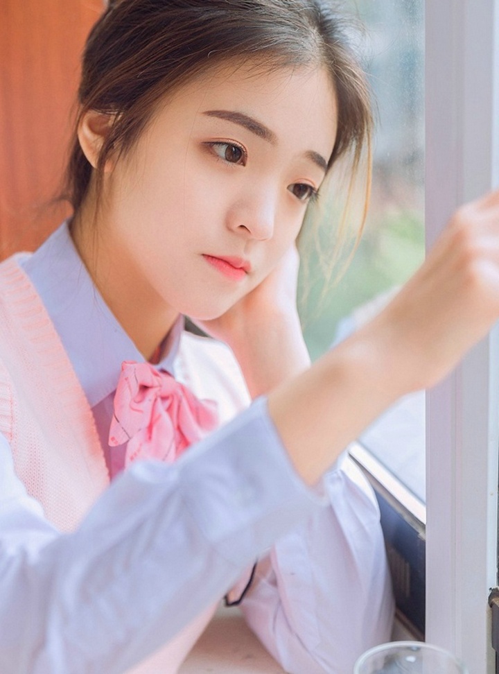 天生浪荡的豪放美女陆萱萱芬芳诱人粉嫩图集