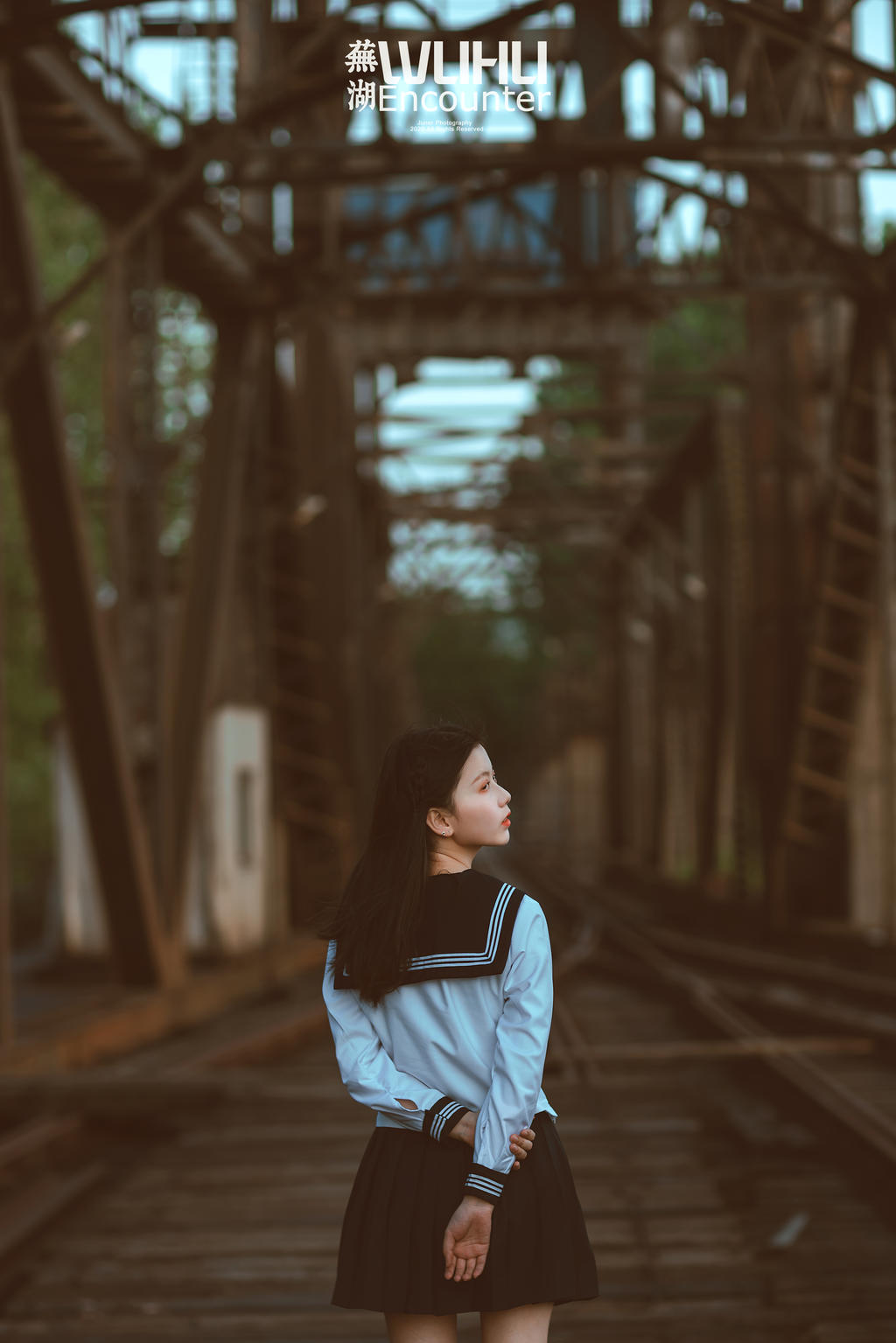 长发美女内衣写真秀好身材