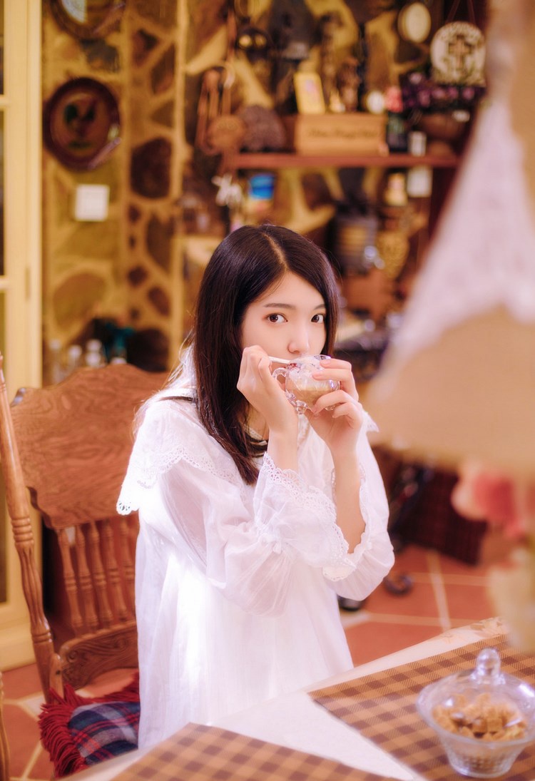 风骚宅男女神人间胸器呼之欲出