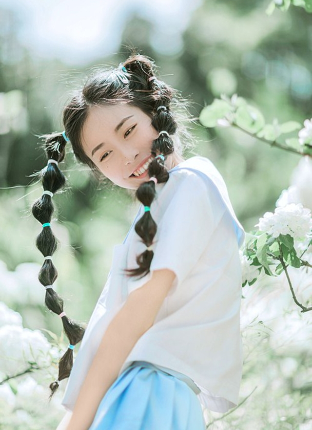 制服美女俏皮可爱个人写真摄影