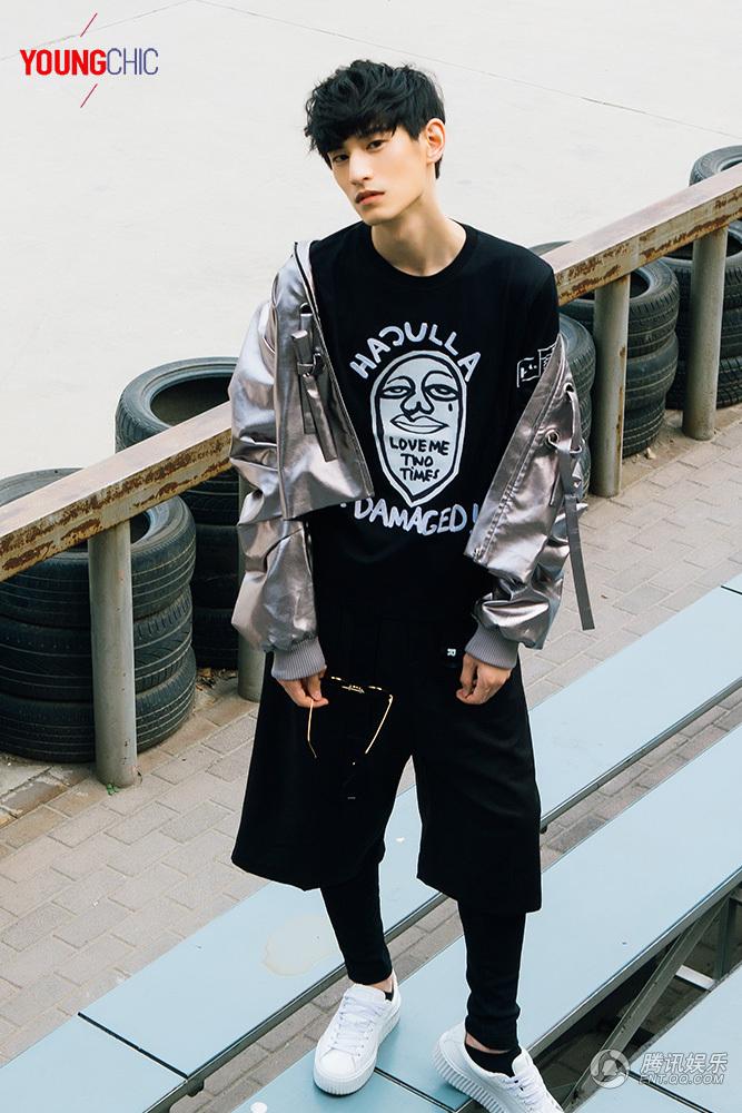 人气韩国鲜肉金泰焕街头随意图片  酷帅有型不失个性