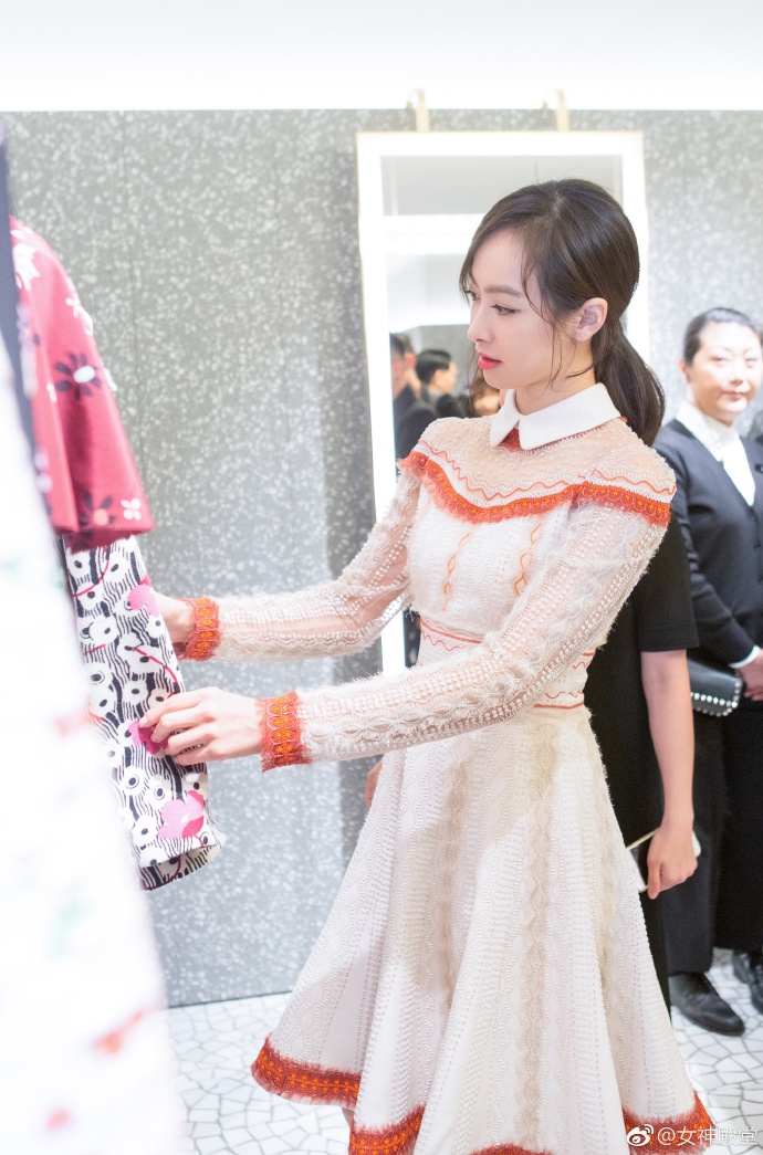 宋茜出席活动美照