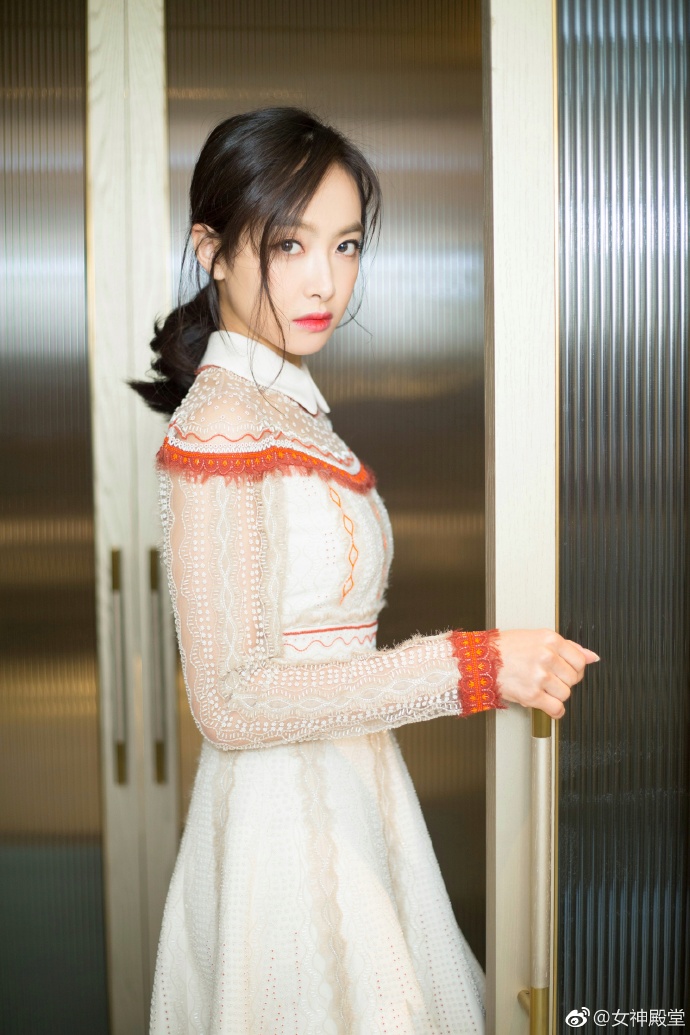 宋茜出席活动美照