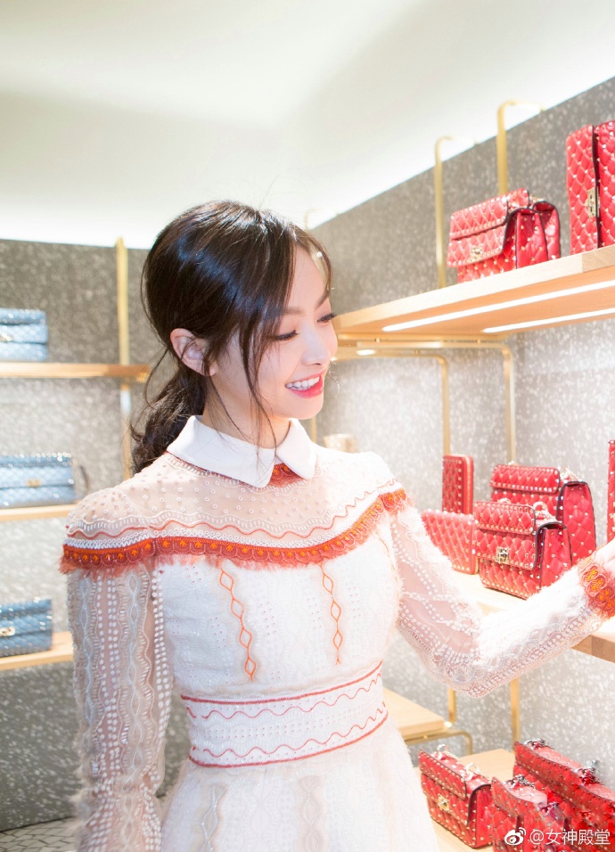 宋茜出席活动美照