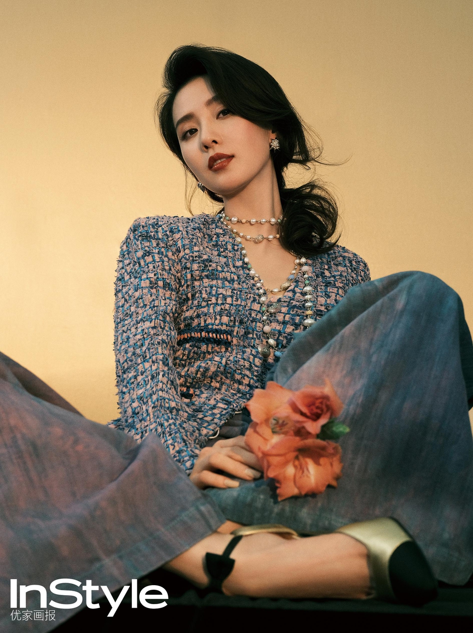 刘诗诗金色流苏长裙复古华丽写真