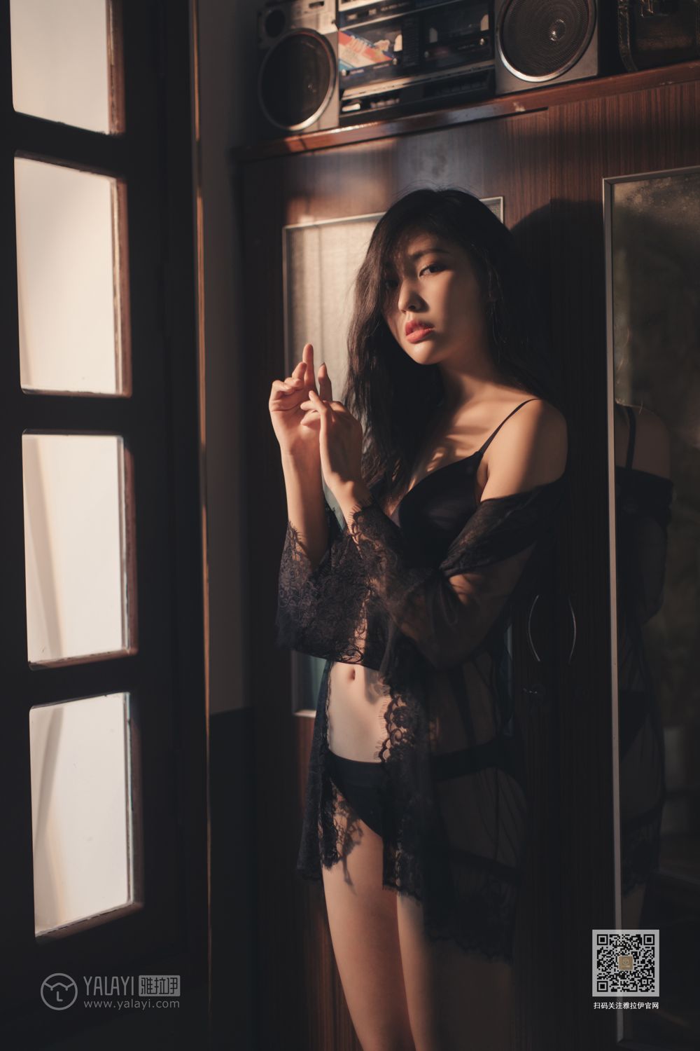 风情熟女三点透视装内衣诱惑写真艺术照