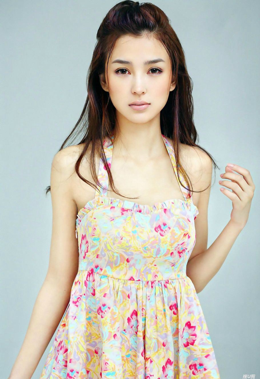 日本美女飞腾斋蓬蓬纱裙清纯唯美摄影写真