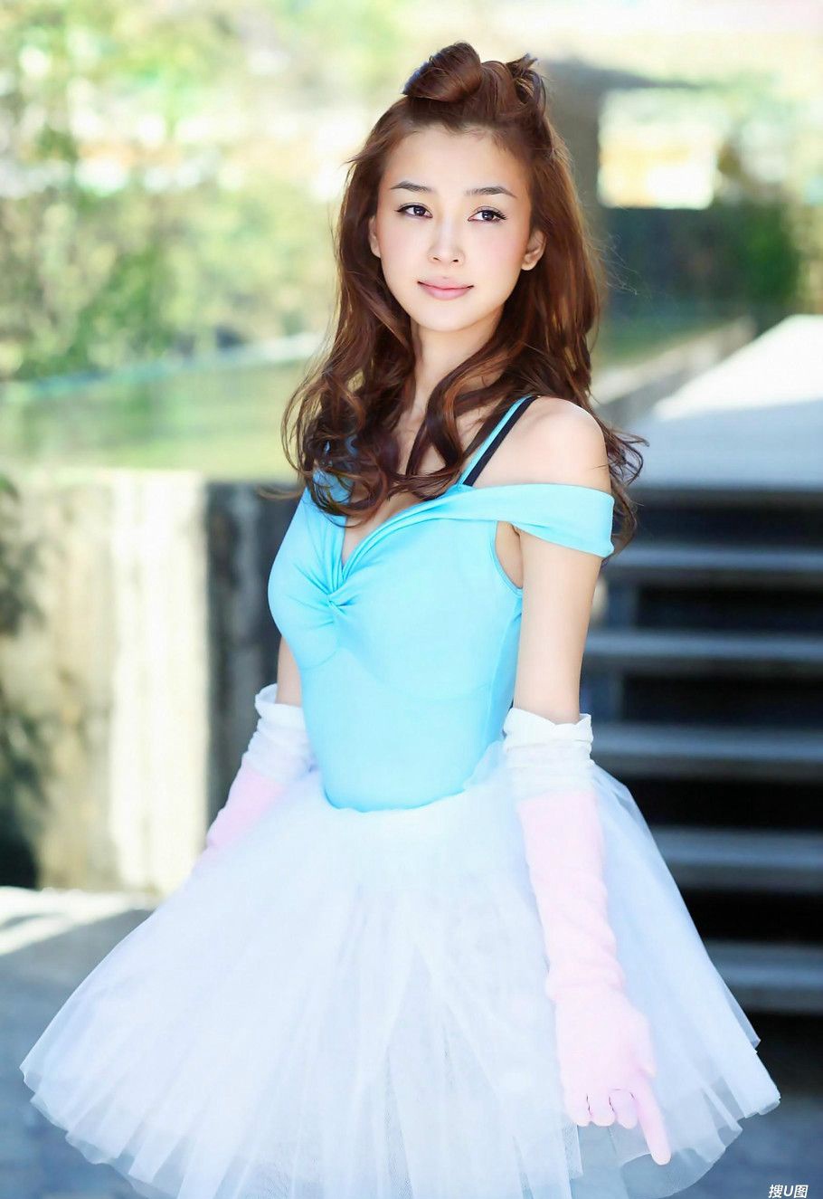 日本美女飞腾斋蓬蓬纱裙清纯唯美摄影写真