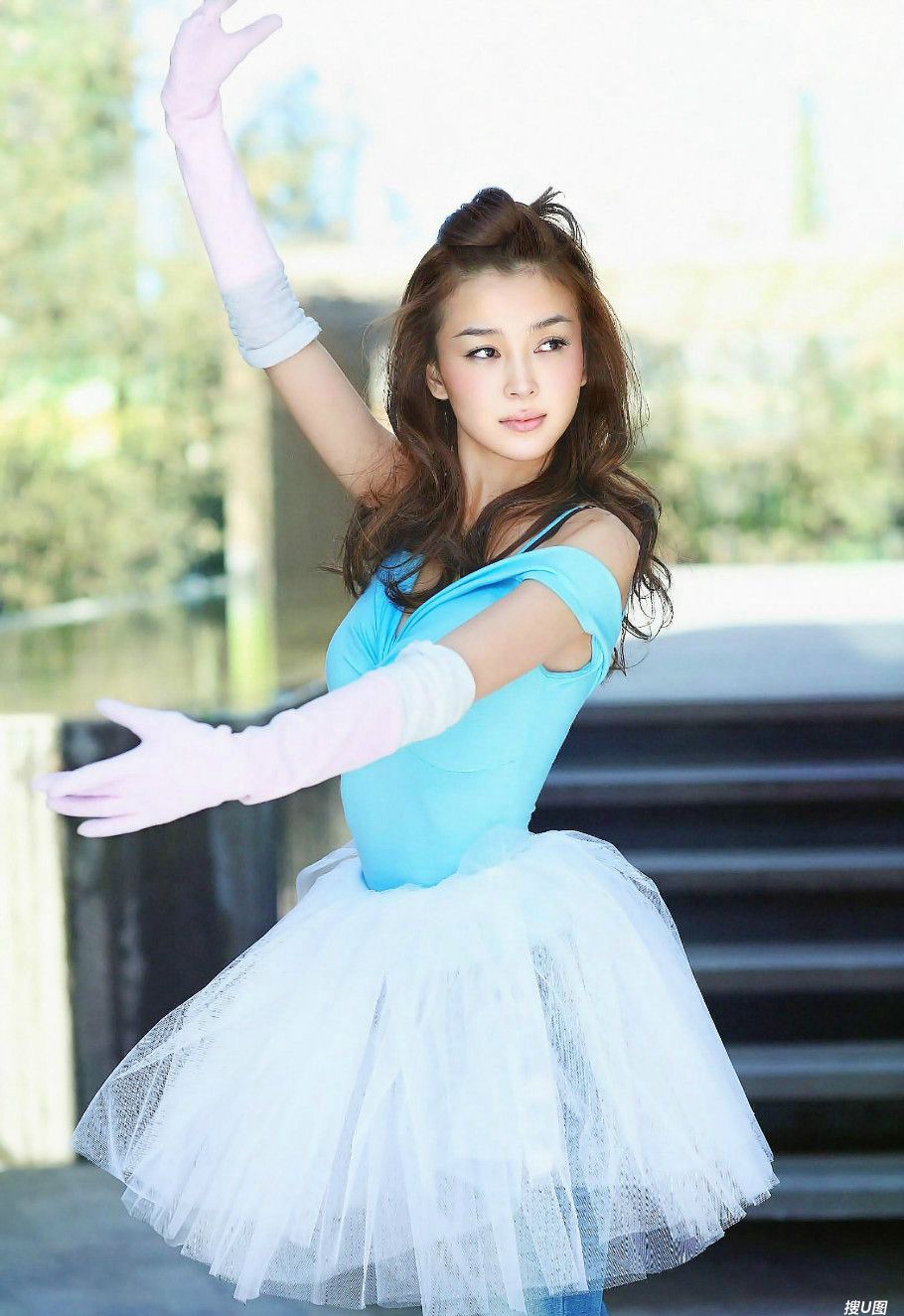 日本美女飞腾斋蓬蓬纱裙清纯唯美摄影写真