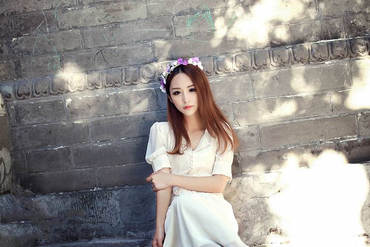 优优人体艺术美女蕾丝内衣床上108种姿势半裸写真