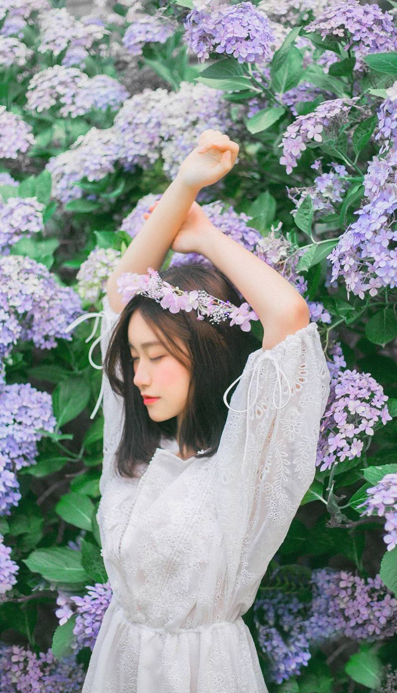 优优人体艺术美女蕾丝内衣床上108种姿势半裸写真