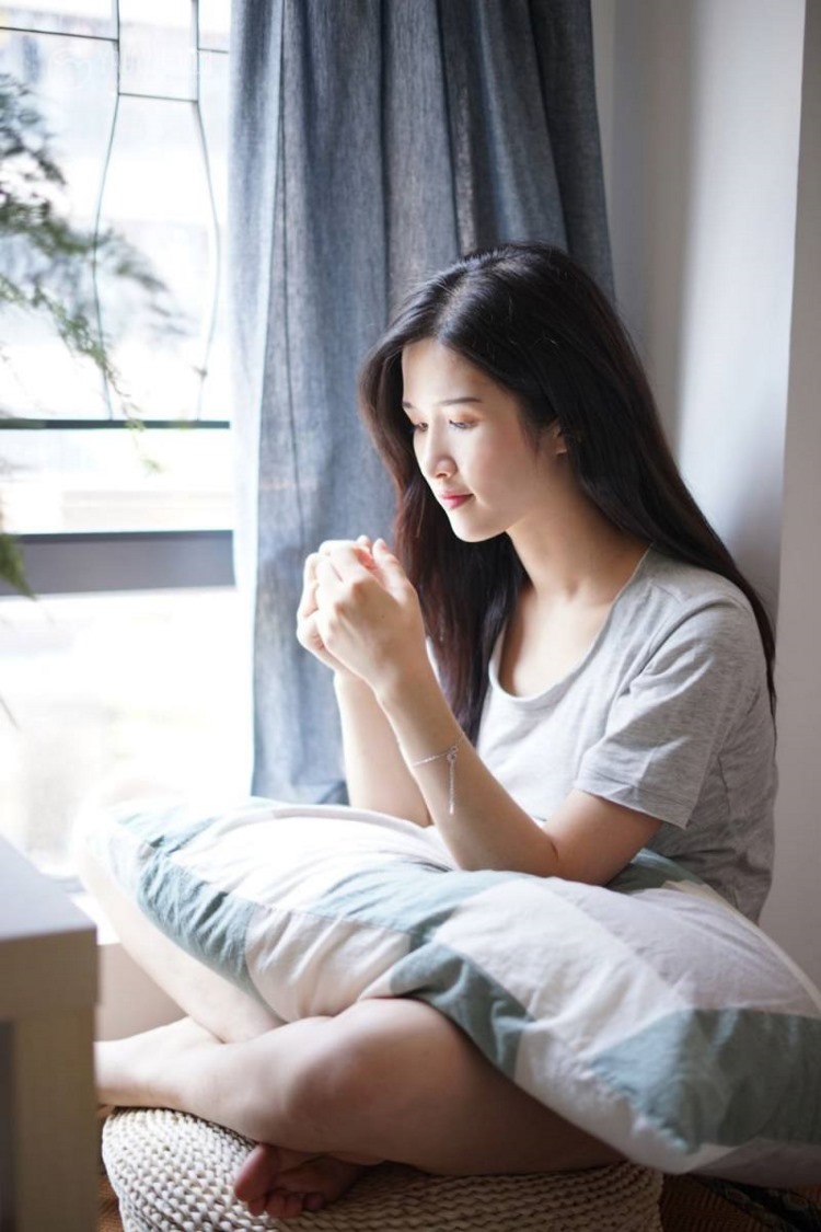 网红美女主播私房若隐若现的诱惑人体艺术写真图片