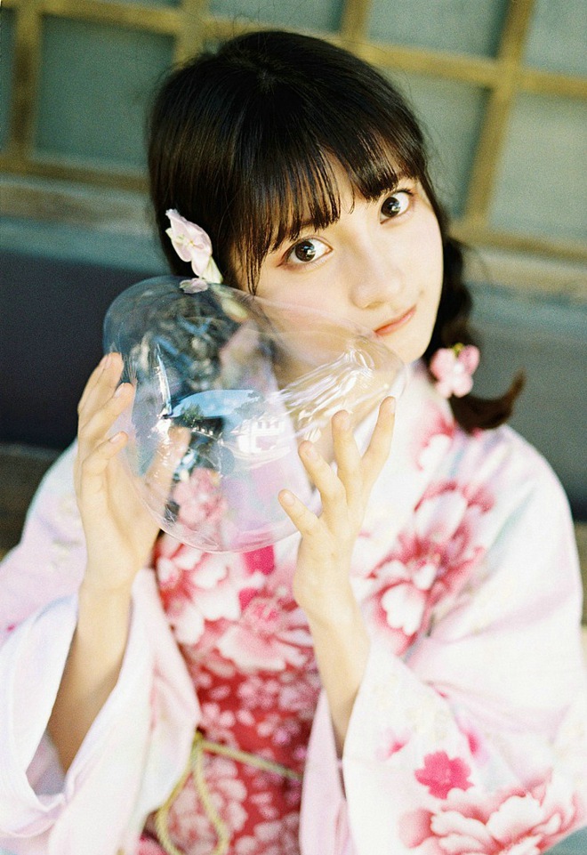 漂亮女局长周于希ol制服诱惑勾人欲火的人体写真