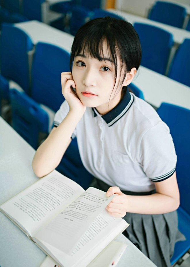 漂亮女局长周于希ol制服诱惑勾人欲火的人体写真