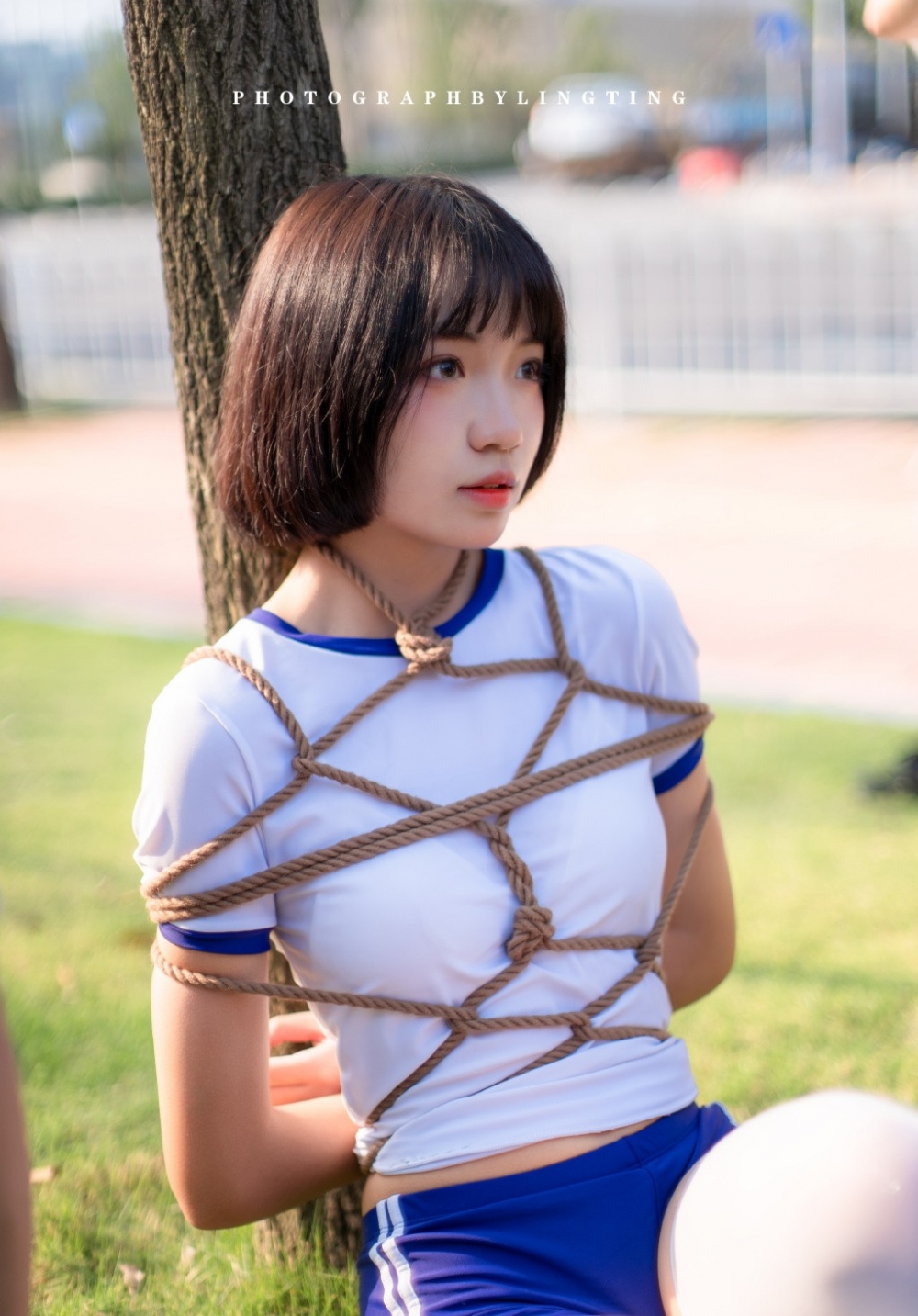 校园短发美女体操服白丝美腿户外捆绑sm写真图片