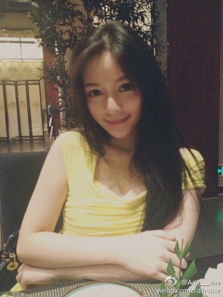 宅男梦中女神甜美性感造型白丝美腿足控福利大尺度写真图片