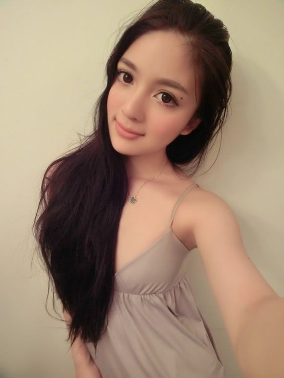 宅男梦中女神甜美性感造型白丝美腿足控福利大尺度写真图片