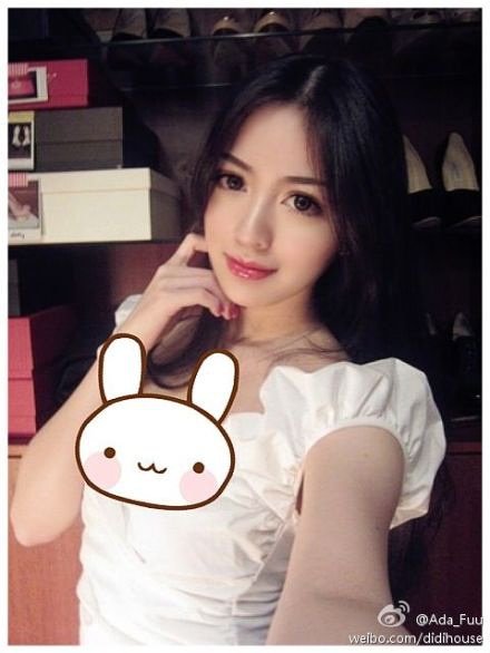 宅男梦中女神甜美性感造型白丝美腿足控福利大尺度写真图片