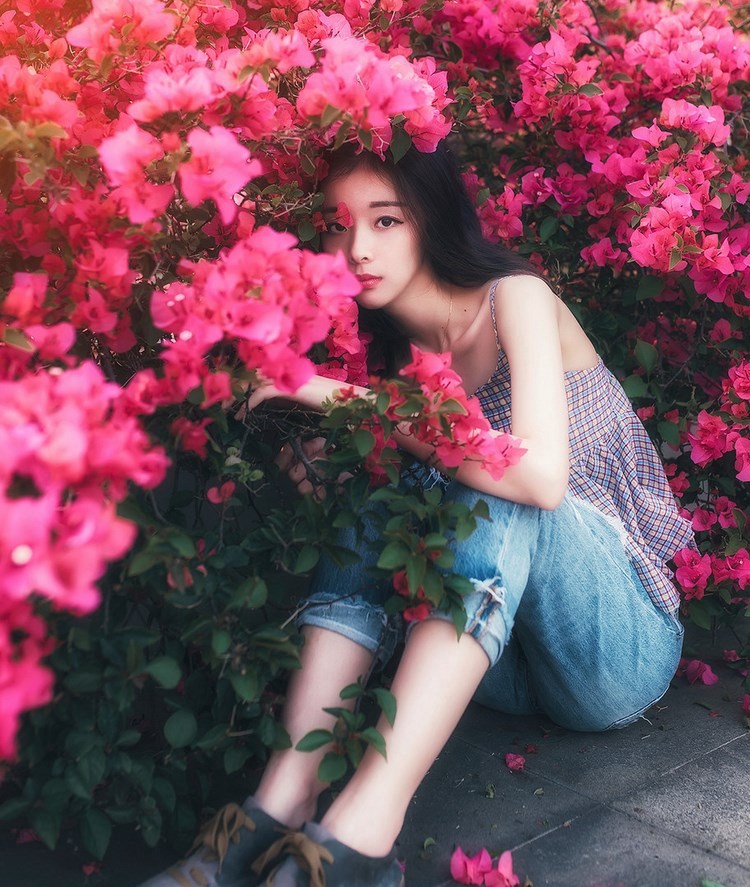 丝袜美腿美女演绎长腿诱惑