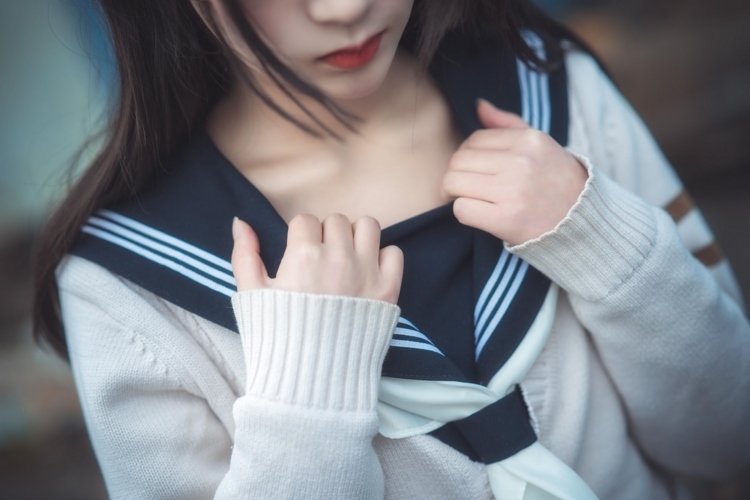 火车站校园美女丰满黑丝美腿养眼制服诱惑写真