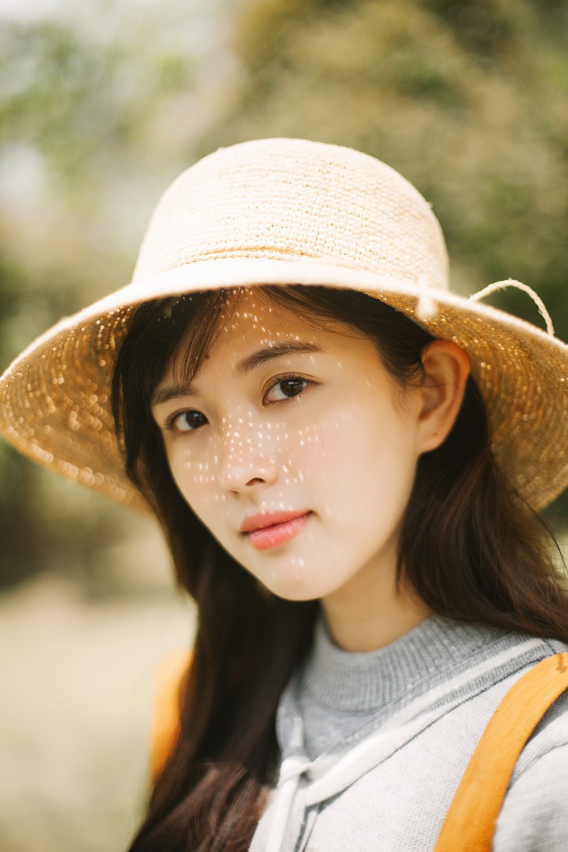 笑容甜美超好看的刘海日本美女