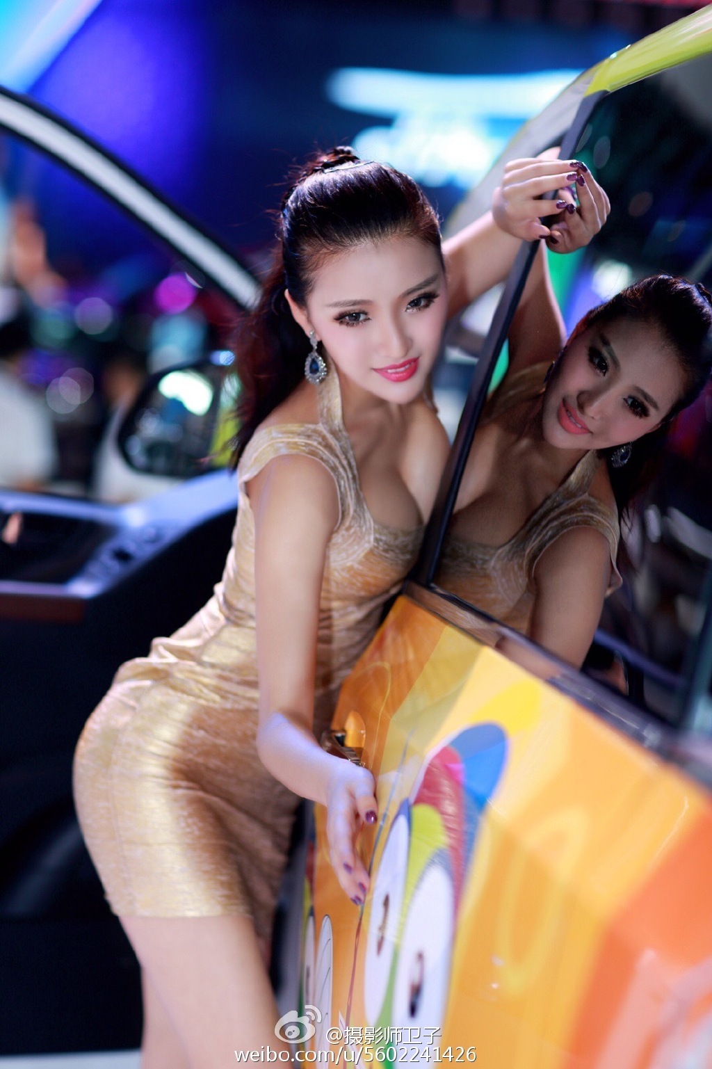 大波高挑美女车模