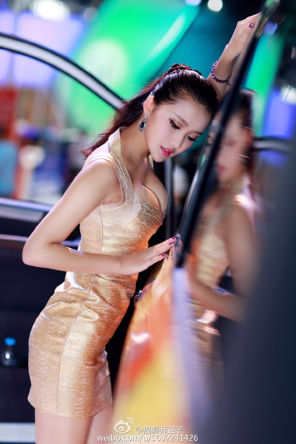 大波高挑美女车模