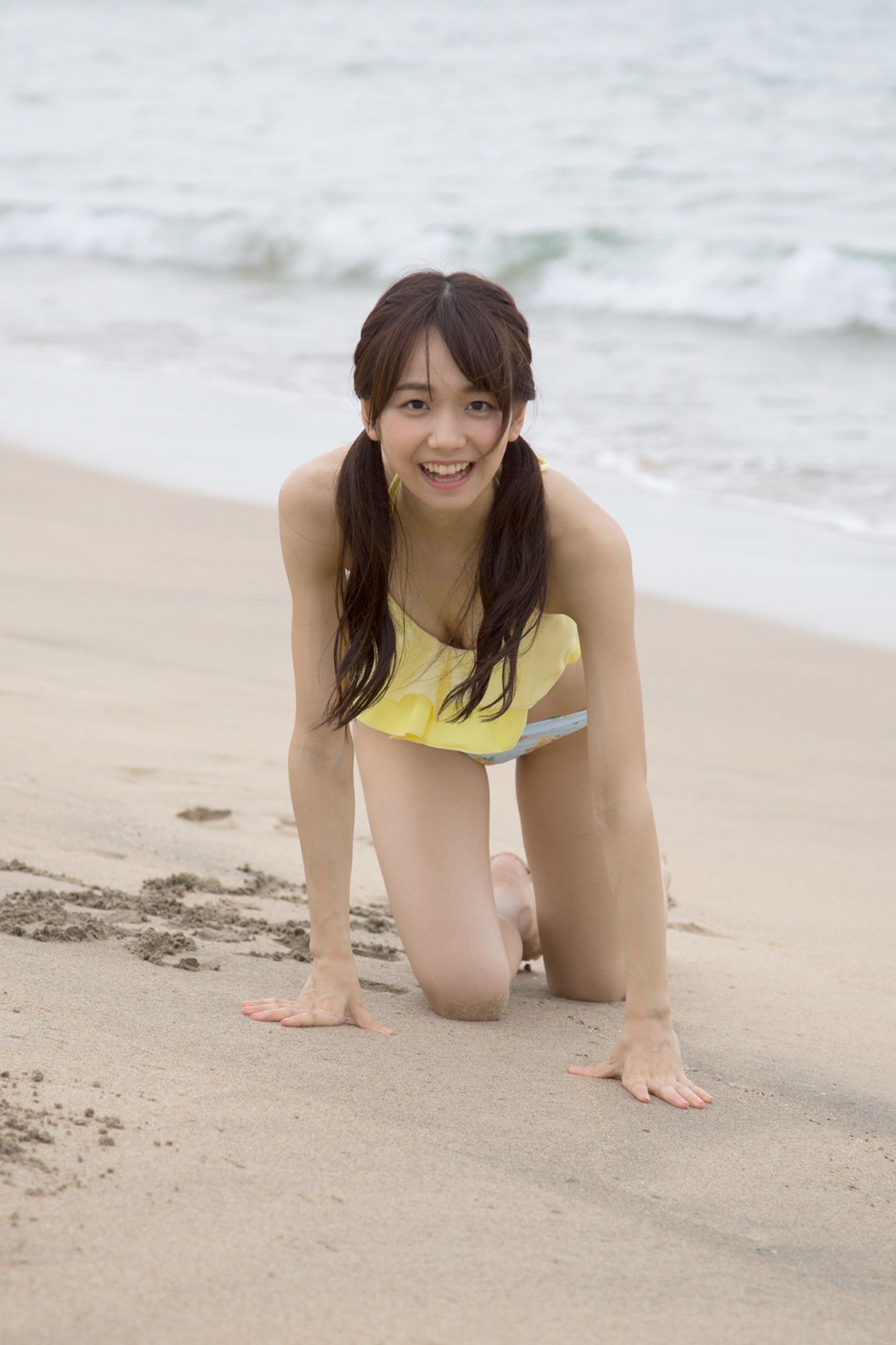 日本童颜双马尾萝莉泳衣比基尼人体艺术写真