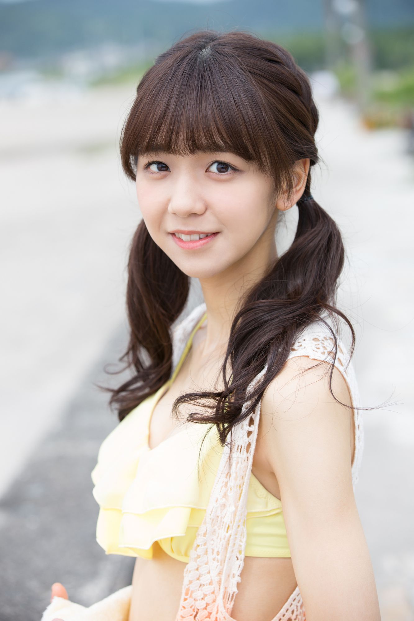 日本童颜双马尾萝莉泳衣比基尼人体艺术写真