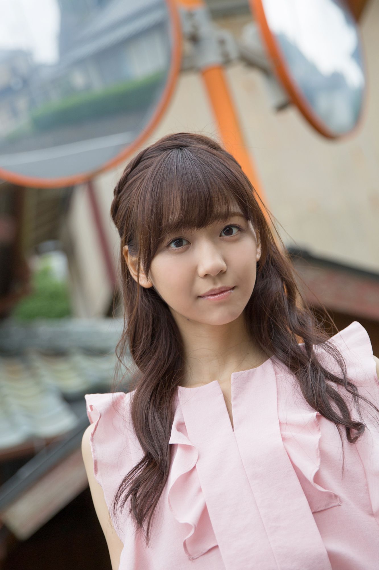 日本童颜双马尾萝莉泳衣比基尼人体艺术写真