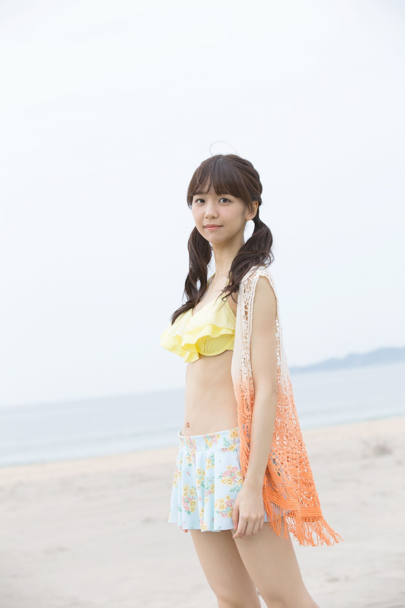 日本童颜双马尾萝莉泳衣比基尼人体艺术写真