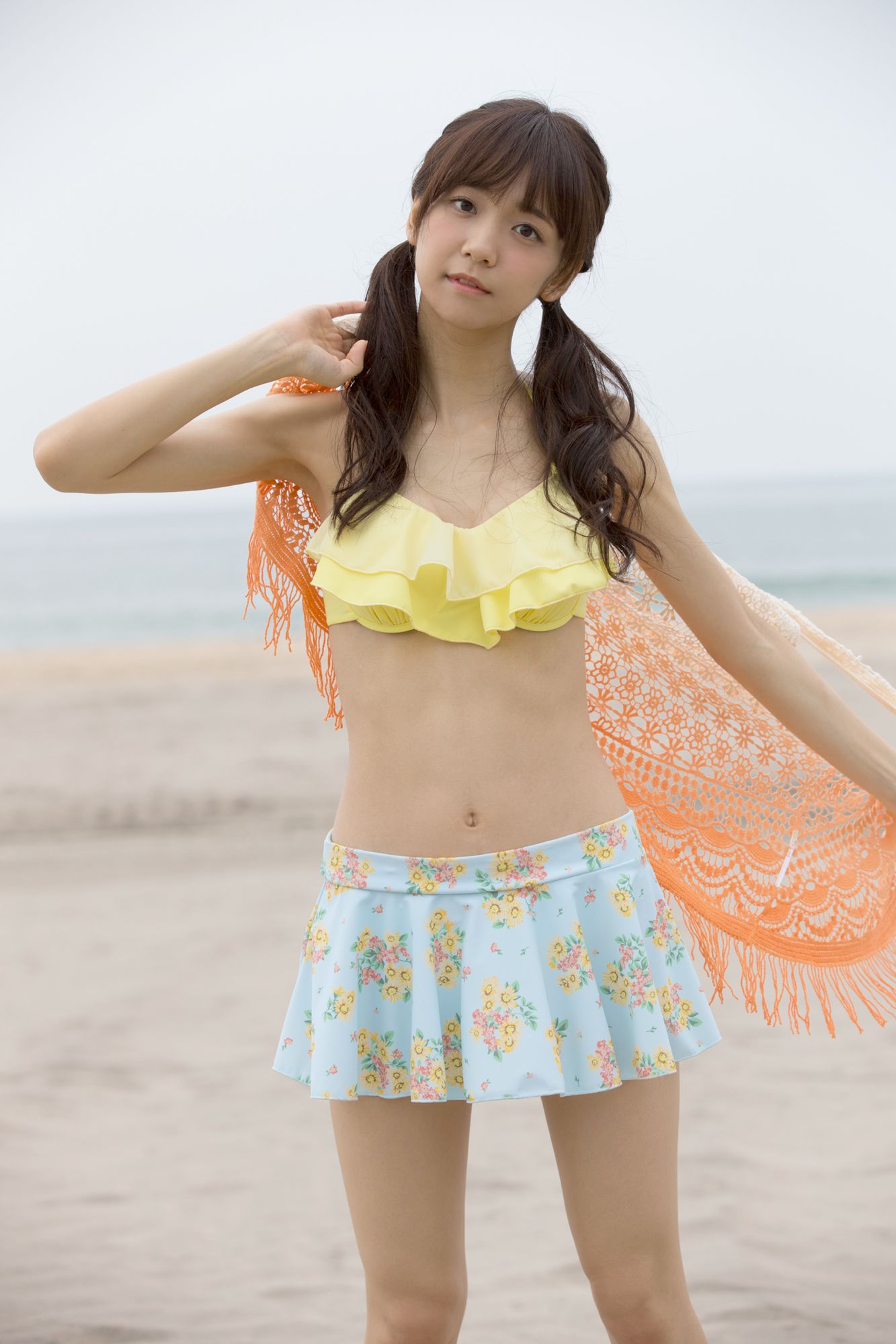 日本童颜双马尾萝莉泳衣比基尼人体艺术写真