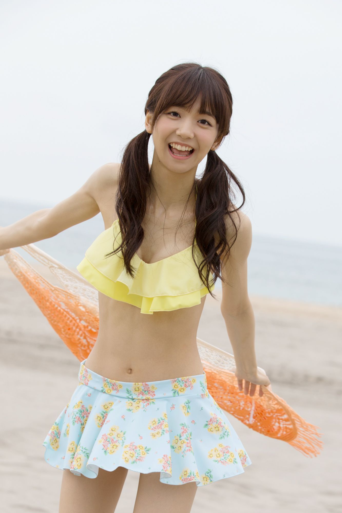 日本童颜双马尾萝莉泳衣比基尼人体艺术写真