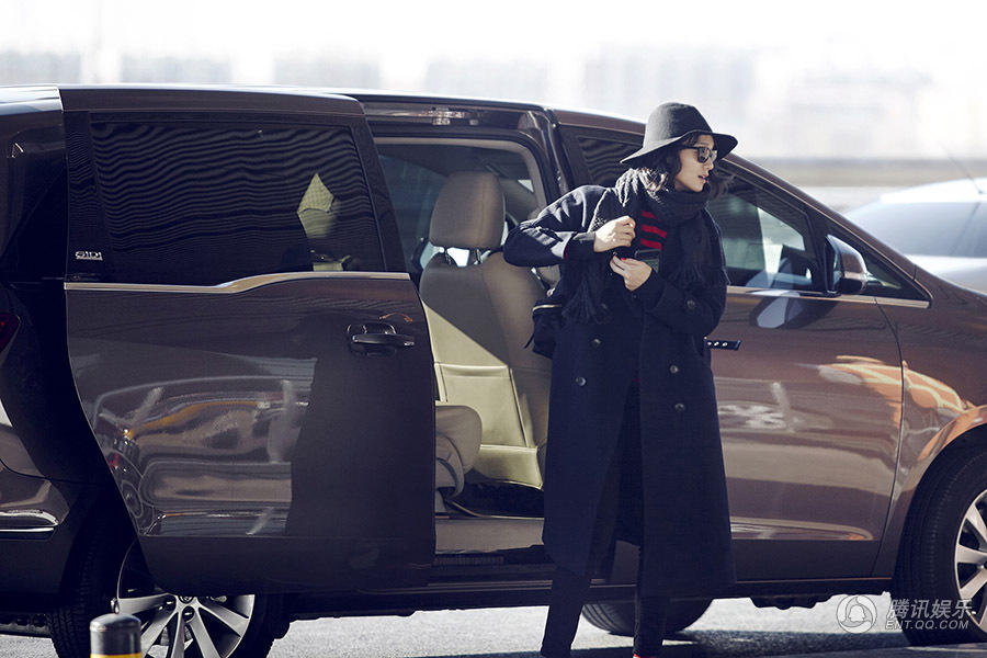 朱丹潇洒帅气的沉稳图片  时尚搭配示范新年简约搭