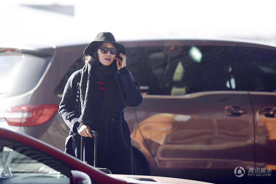 朱丹潇洒帅气的沉稳图片  时尚搭配示范新年简约搭