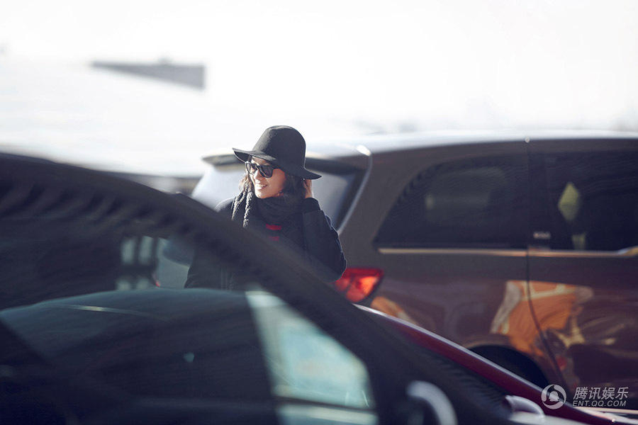 朱丹潇洒帅气的沉稳图片  时尚搭配示范新年简约搭