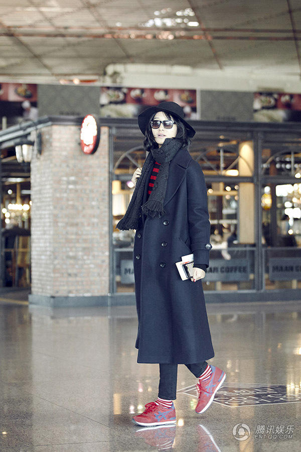 朱丹潇洒帅气的沉稳图片  时尚搭配示范新年简约搭