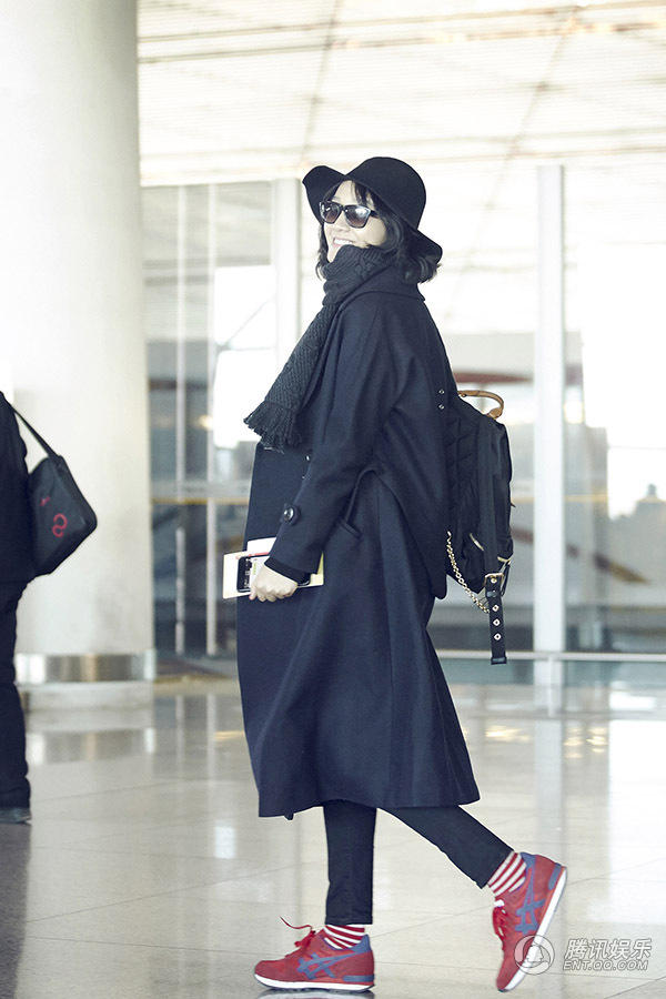 朱丹潇洒帅气的沉稳图片  时尚搭配示范新年简约搭