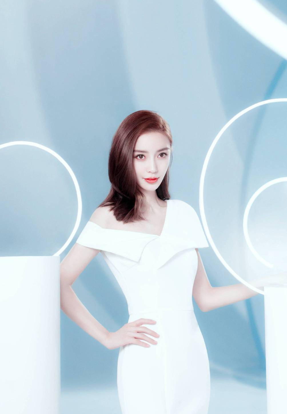 精致美女Angelababy广告代言人成熟火辣香肩养眼写真图片