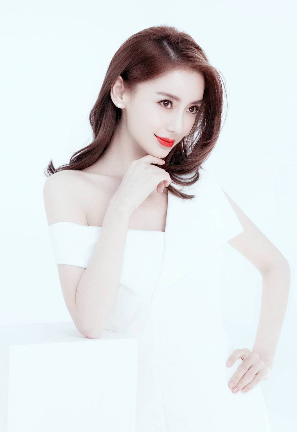 精致美女Angelababy广告代言人成熟火辣香肩养眼写真图片