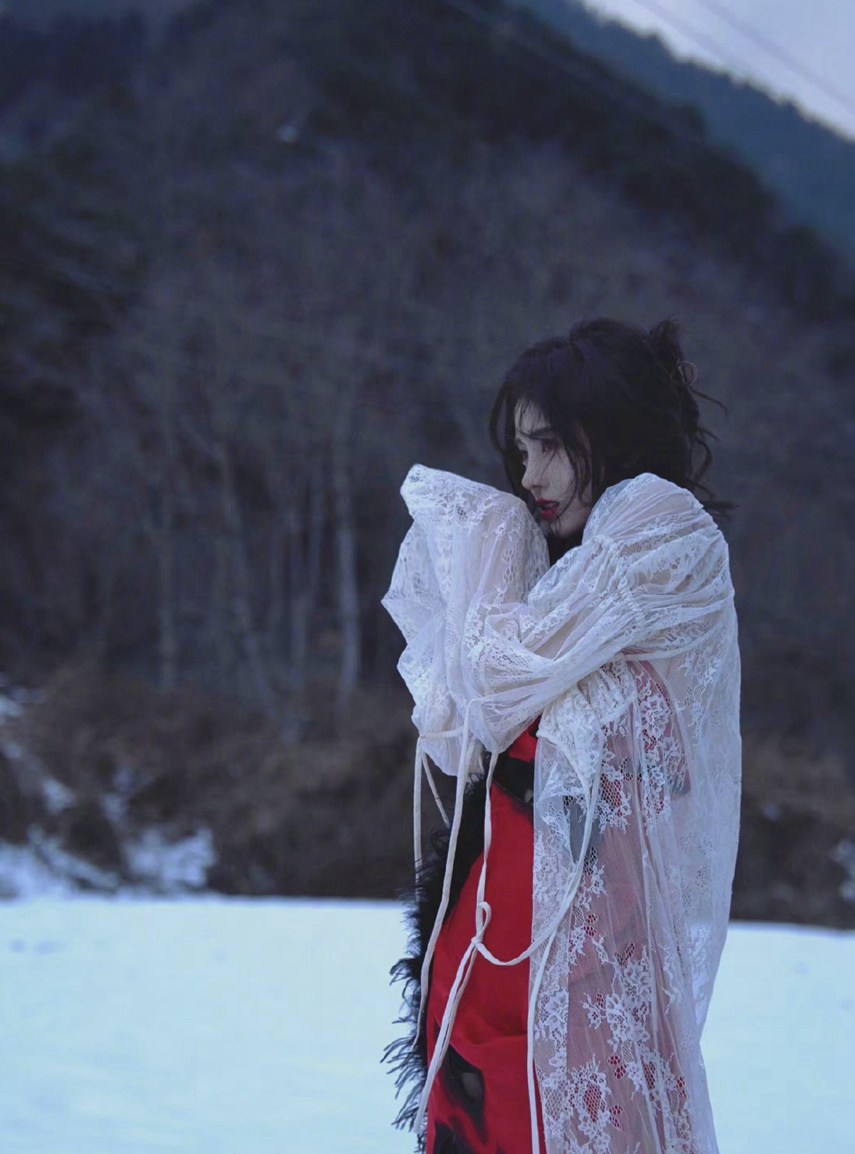 鞠婧t川西雪地拍摄花絮冰川美人既视感