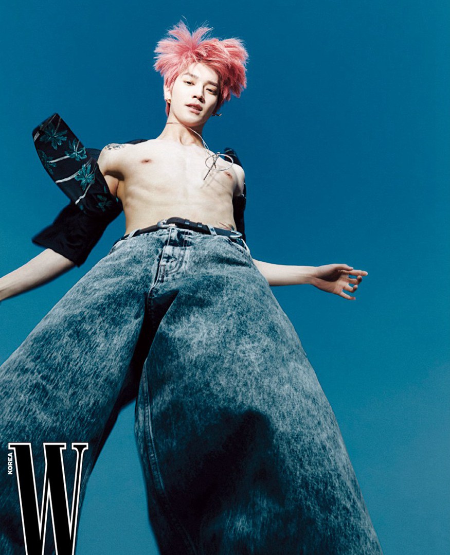 李泰容WKOREA2月刊粉发造型超有魅力