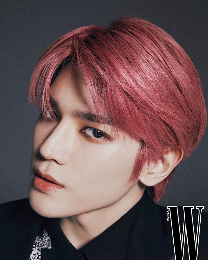 李泰容WKOREA2月刊粉发造型超有魅力