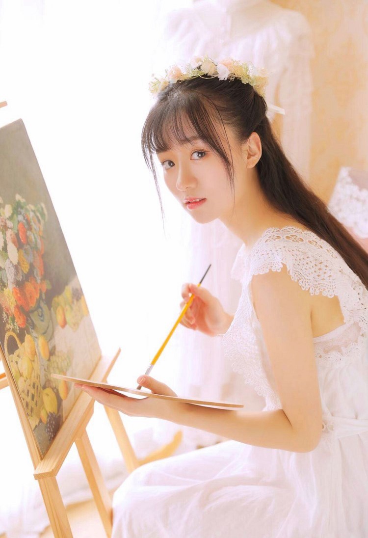 妖娆名媛气质美女风骚宾馆摆弄骚姿性感长腿火辣图片