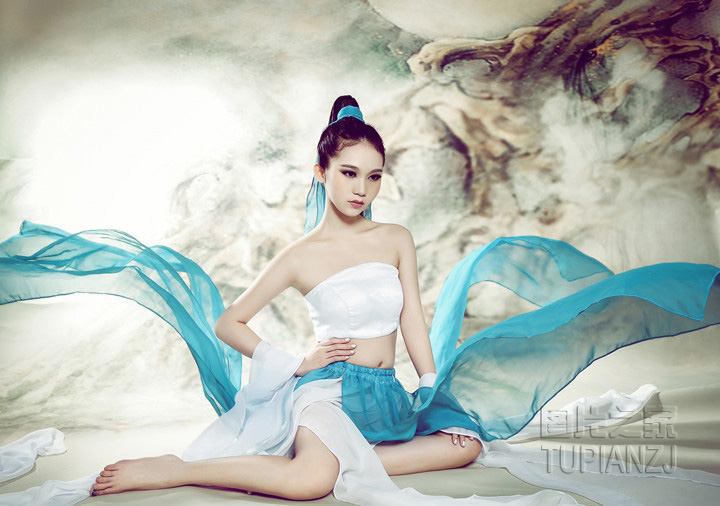 舞动的少女 复古韵味十足