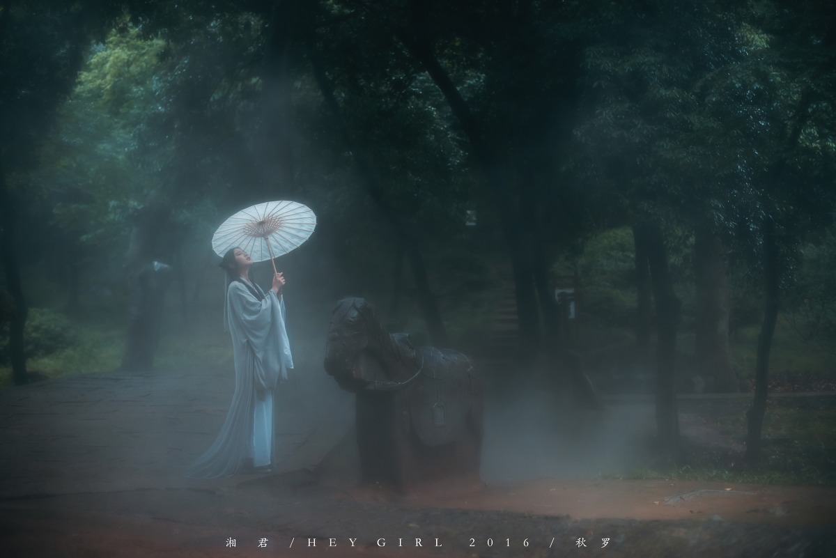 唯美如画的美女古装写真图片